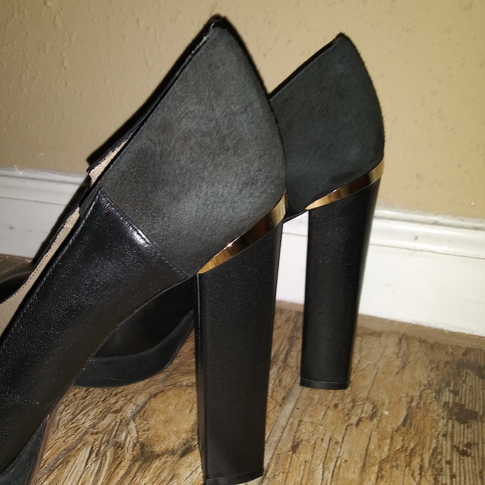 Versace Collection Pump - Picture 11 of 16